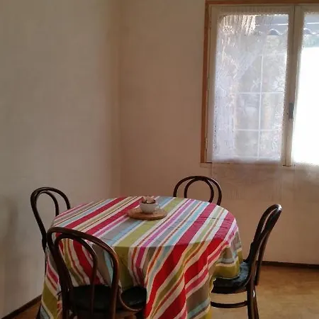 Maison Medievale En Pierre De Lave Typique D Agde - Reservation Du Samedi Au Samedi